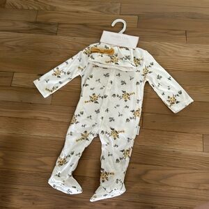 6-9 month onesie with hat